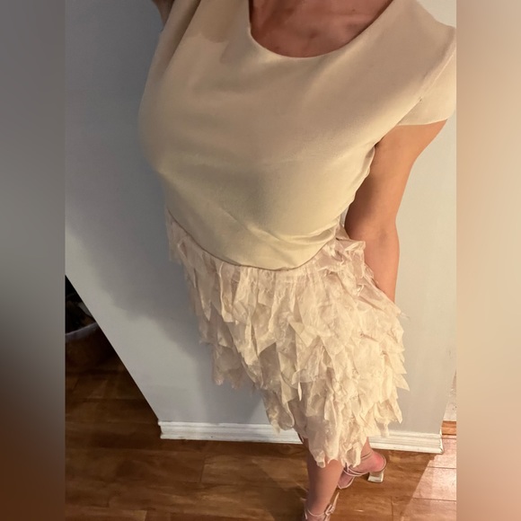 Jouvana London beige feathered dress (8) - Picture 4 of 16